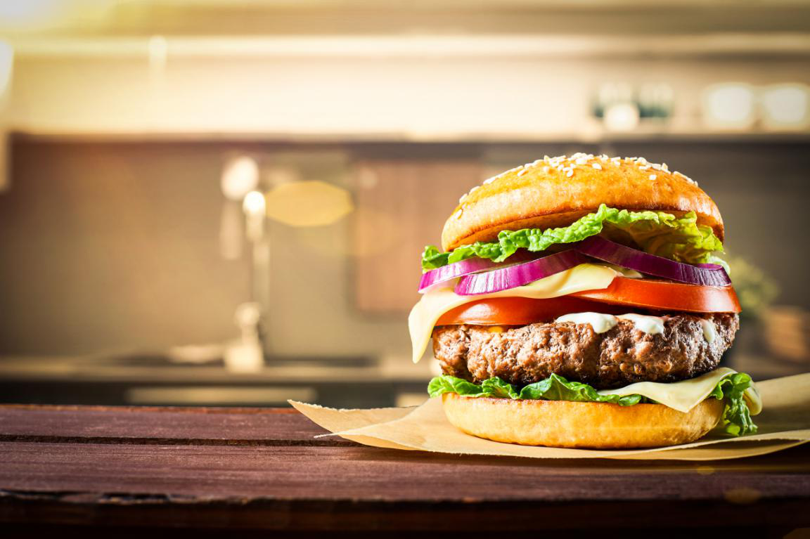 快餐舆情：麦当劳纸质吸管回收难 汉堡王推出人造肉汉堡