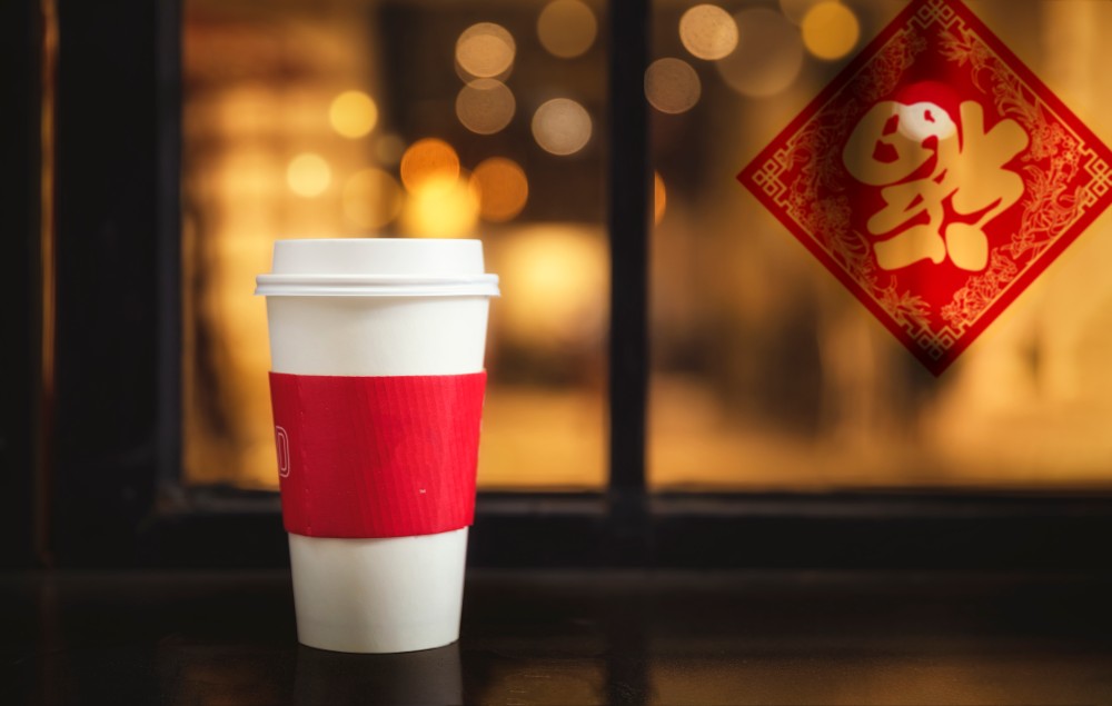 餐饮舆情：舆论如何看待外卖员打翻32杯奶茶事件