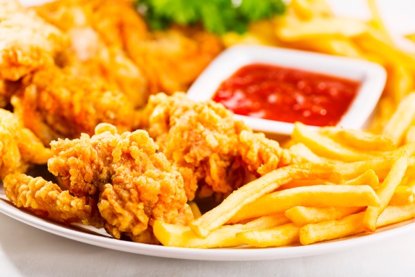 餐饮舆情：舆论如何看待肯德基加酱料收费事件 