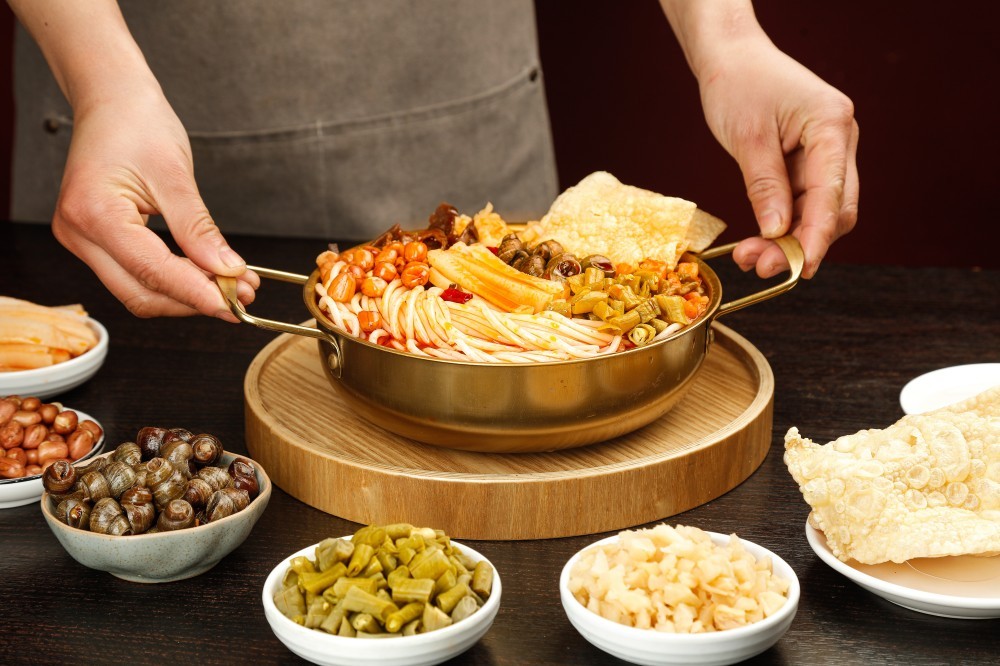 餐饮舆情：舆论如何看待阿嬷手作推新品牌鑼獅