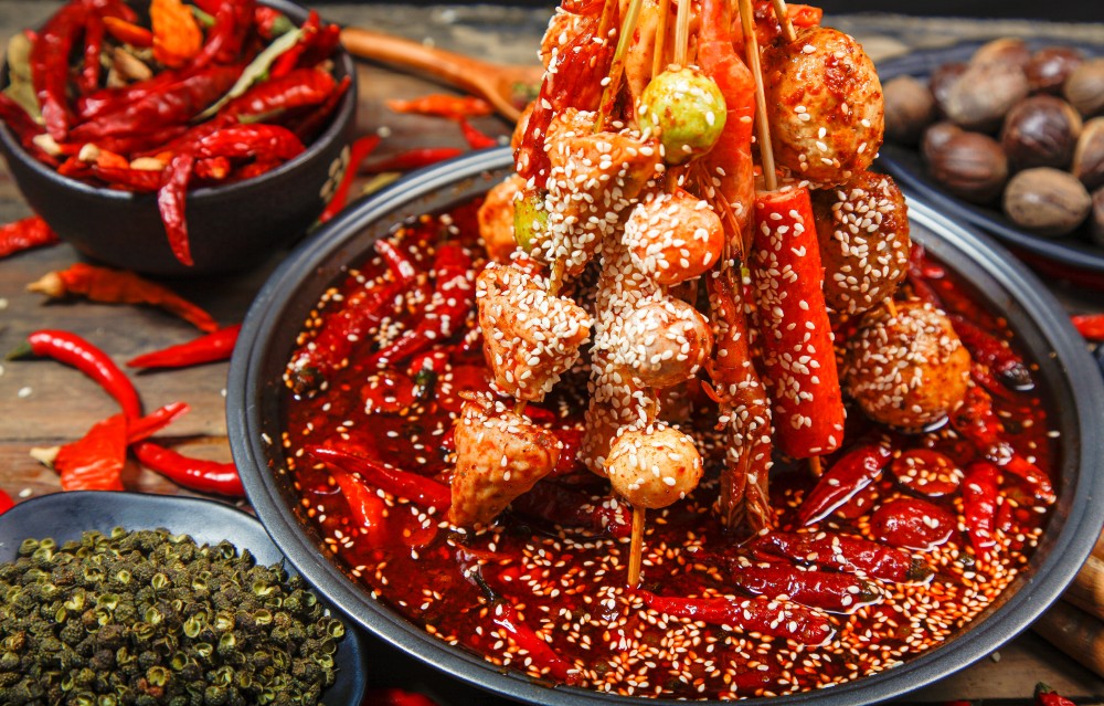 餐饮舆情：舆论如何看待网红麻辣烫刘文祥屡爆食安问题？