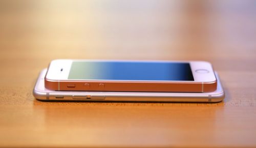 企业舆情快讯 | 苹果承认让旧iPhone变慢：为了避免电池故障